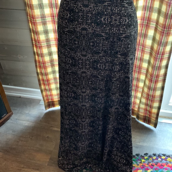 Lularoe skirt sized Xl - Picture 4 of 4